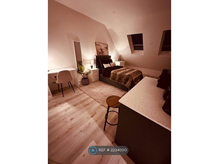 Studio To Rent In Mandeville Road, Northolt, UB5