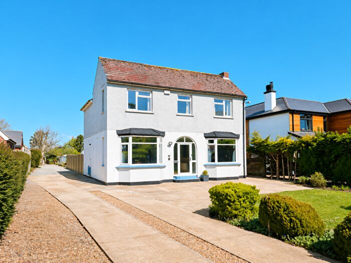 3 Bedroom Detached House For Sale In Archers Court Road, Whitfield, Dover, Kent, CT16