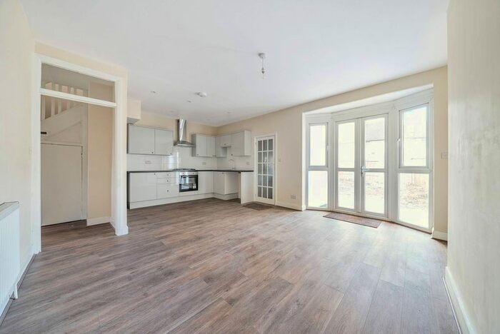 3 Bedroom Terraced House To Rent In Stanley Road, Tooting, Mitcham, CR4