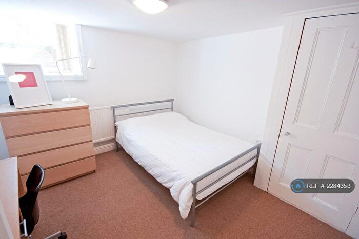 4 Bedroom Terraced House To Rent In Nth Sherwood St, Nottingham, NG1