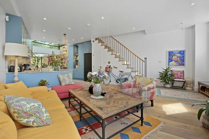 4 Bedroom Property To Rent In Sulgrave Road, London, W6