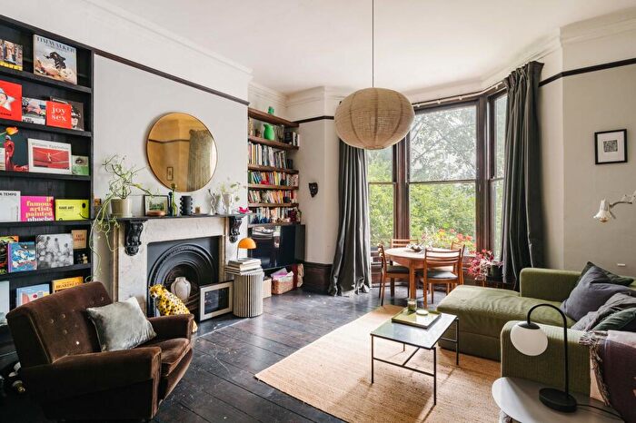 1 Bedroom Apartment For Sale In Amhurst Road, London, E8