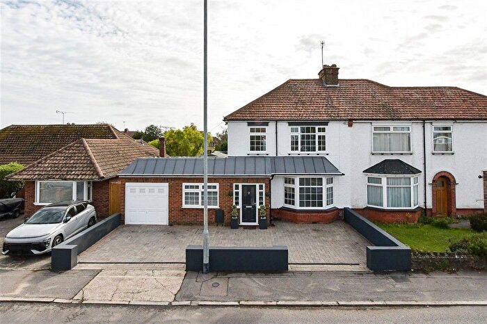 4 Bedroom Semi Detached House For Sale In Ramsgate Road, Broadstairs, Kent, CT10