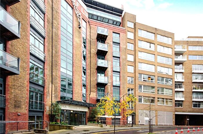 3 Bedroom Flat To Rent In Tea Trade Wharf, Shad Thames, London, SE1