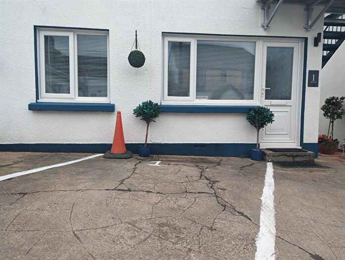2 Bedroom Flat To Rent In Westfield Road, Saundersfoot, SA69