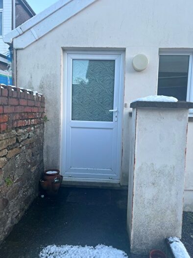 1 Bedroom Flat To Rent In Queen Victoria Road, Llanelli, SA15