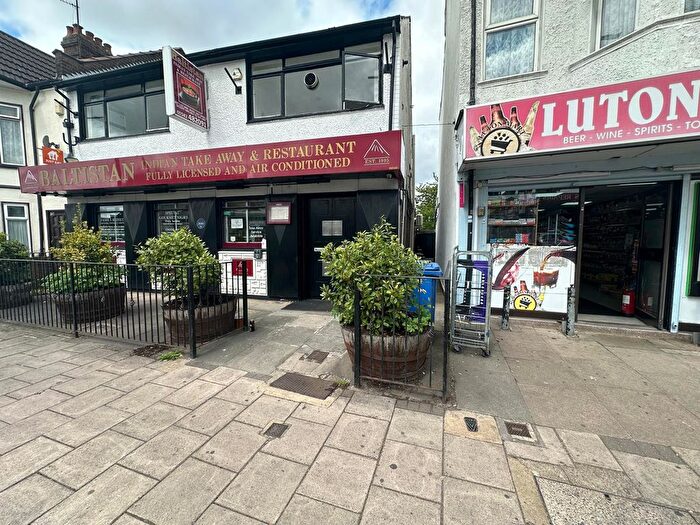 2 Bedroom Terraced House To Rent In Hitchin Road, Luton, Bedfordshire, LU2