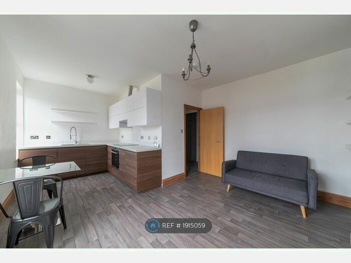 1 Bedroom Flat To Rent In Waldeck Road, Nottingham, NG5