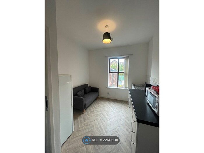 2 Bedroom Flat To Rent In Burscough Street, Ormskirk, L39