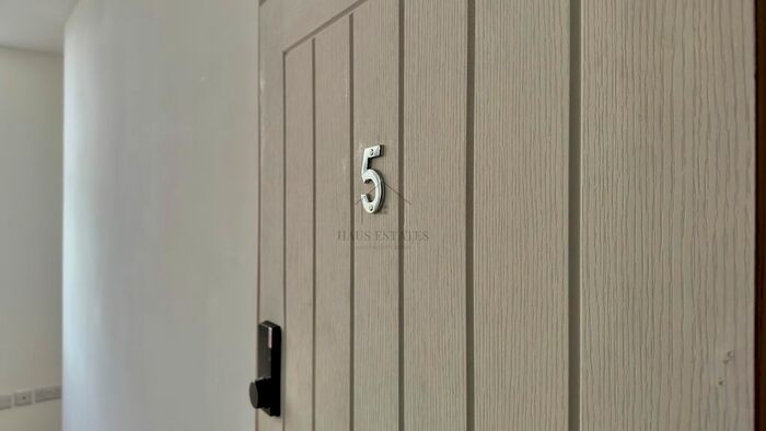 1 Bedroom Studio To Rent In Apt, Queen Square, Wolverhampton, West Midlands, WV1