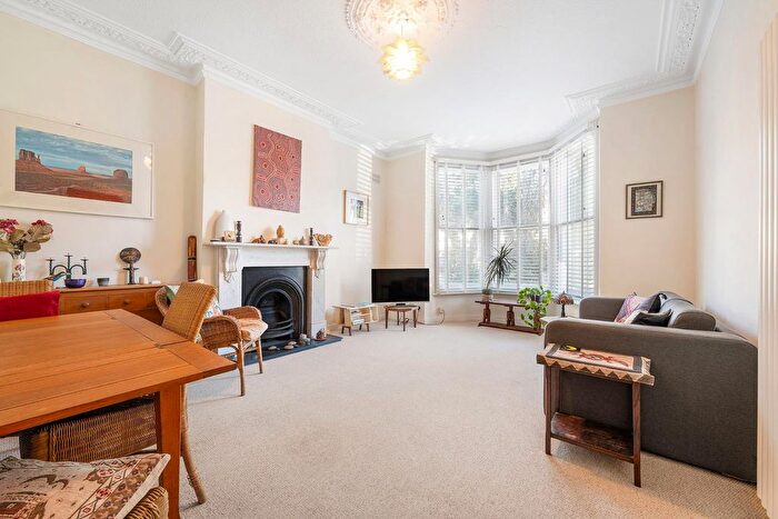 1 Bedroom Flat For Sale In Trinity Rise, SW2