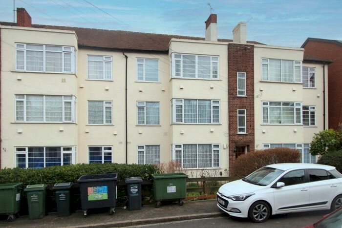 2 Bedroom Flat To Rent In Spring Vale South Dartford, DA1
