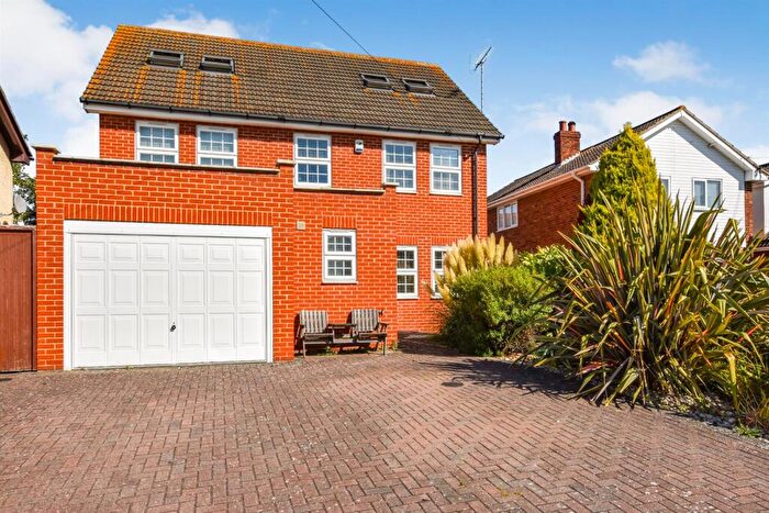 6 Bedroom Detached House For Sale In Elm Road, South Woodham Ferrers, CM3