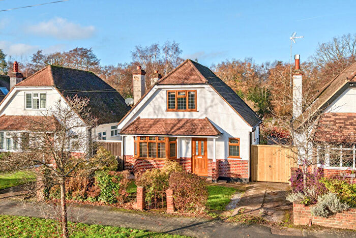 3 Bedroom Detached House For Sale In Woodlands Avenue, West Byfleet, KT14