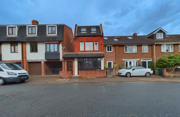 2 Bedroom Flat To Rent In Burgoyne Road, PO5