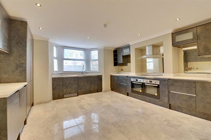 5 Bedroom House To Rent In Campbell Road, Southsea, PO5