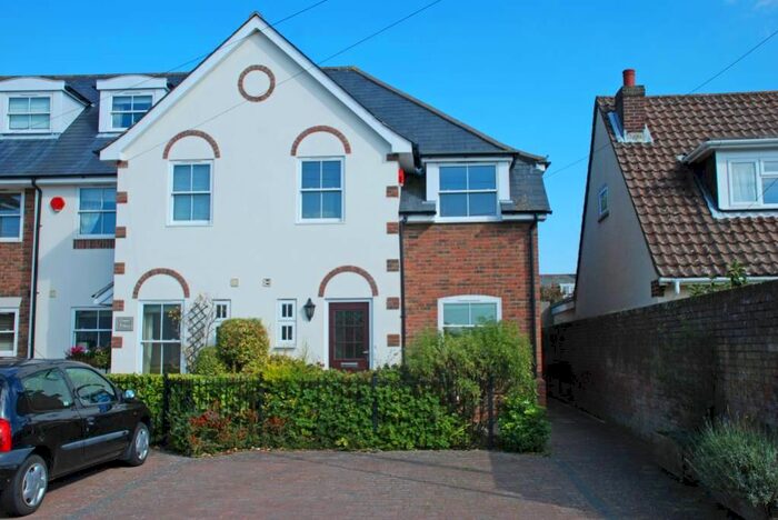 3 Bedroom End Of Terrace House To Rent In Eastern Road, Lymington, Hampshire, SO41