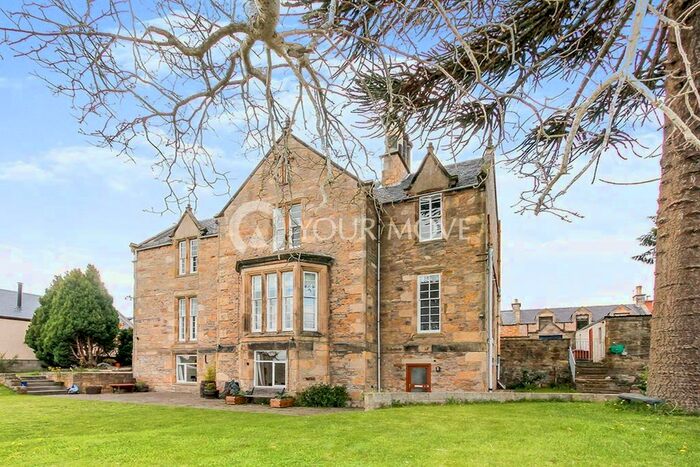 2 Bedroom Flat To Rent In East High Street, Elgin, Morayshire, IV30