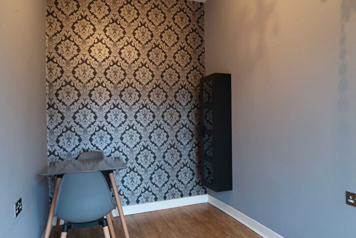 2 Bedroom Flat To Rent In Angus Avenue, Glasgow, G52
