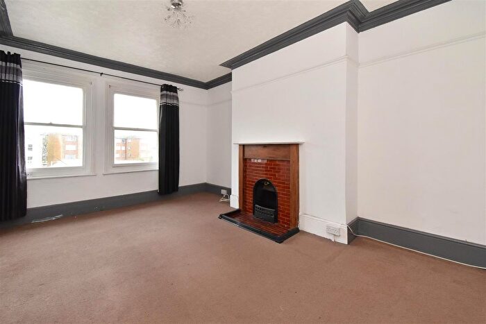 2 Bedroom Flat For Sale In Carisbrooke Road, St Leonards-On-Sea, TN38