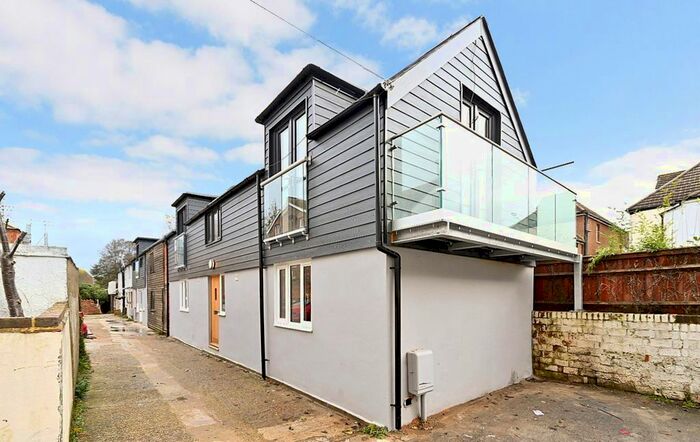 2 Bedroom End Of Terrace House To Rent In Sackville Road, Bexhill-On-Sea, TN39