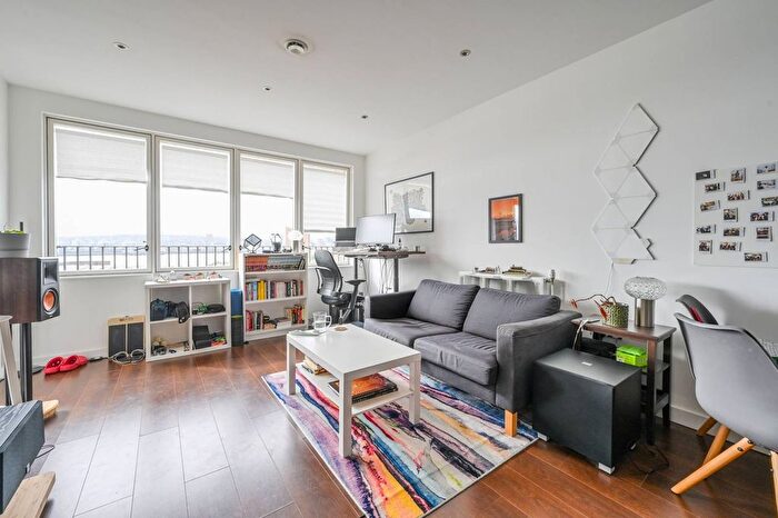 1 Bedroom Flat For Sale In Baillie Apartments, Gallions Reach, London, E16