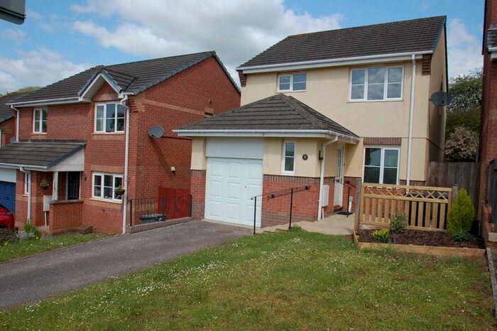 3 Bedroom Detached House To Rent In Lutyens Drive, Paignton, TQ3