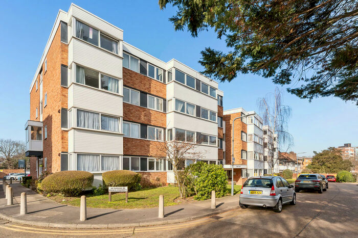 2 Bedroom Flat To Rent In Trent Court, New Wanstead, E11