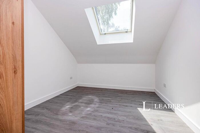 1 Bedroom Flat To Rent In Burrows Lane, Gomshall, GU5