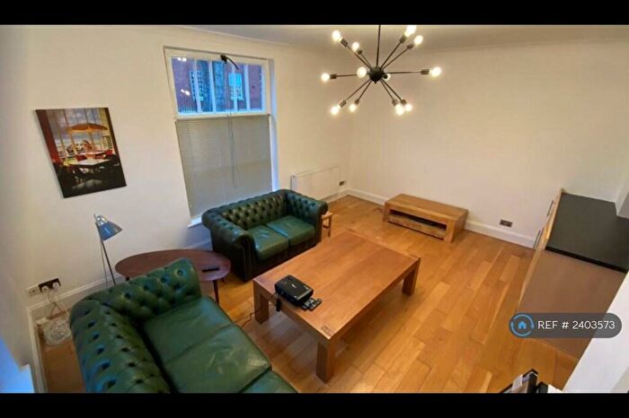 2 Bedroom Flat To Rent In Brunswick Court, Macclesfield, SK11