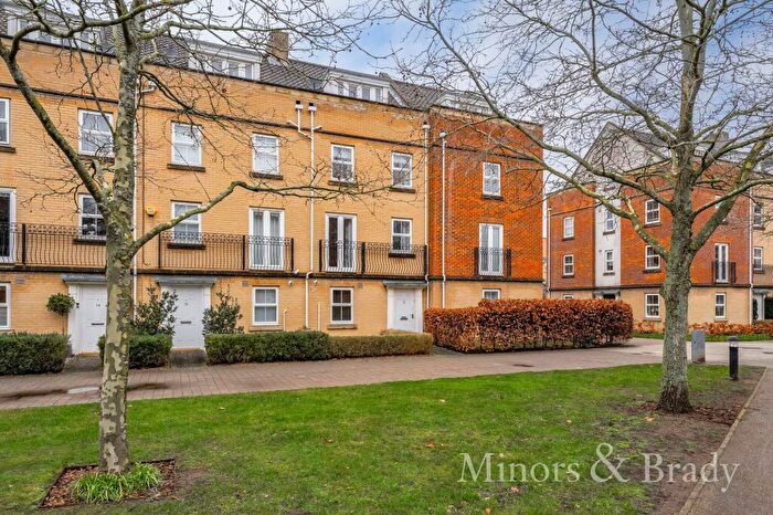 5 Bedroom Town House To Rent In Phillipa Flowerday Plain, Norwich, NR2