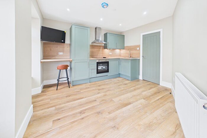 2 Bedroom Flat To Rent In Kinley Street, St. Thomas, Swansea, SA1