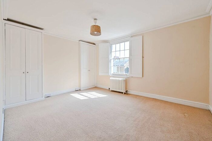 2 Bedroom Flat To Rent In Brand Street, Greenwich, London, SE10