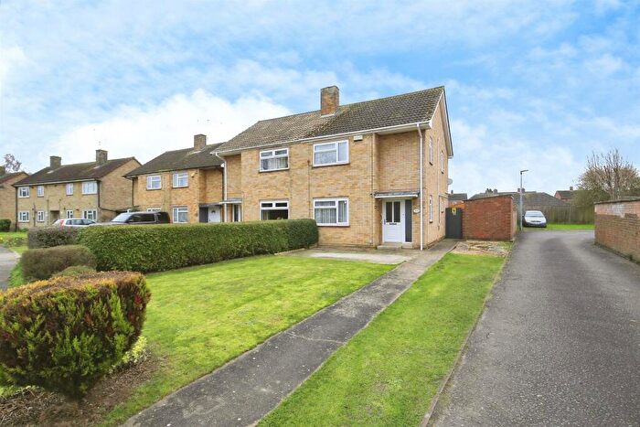 3 Bedroom Semi Detached House For Sale In Figtree Walk, Peterborough, PE1