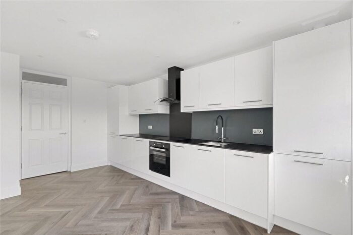 2 Bedroom Flat For Sale In Colchester Road, Walthamstow, London, E17