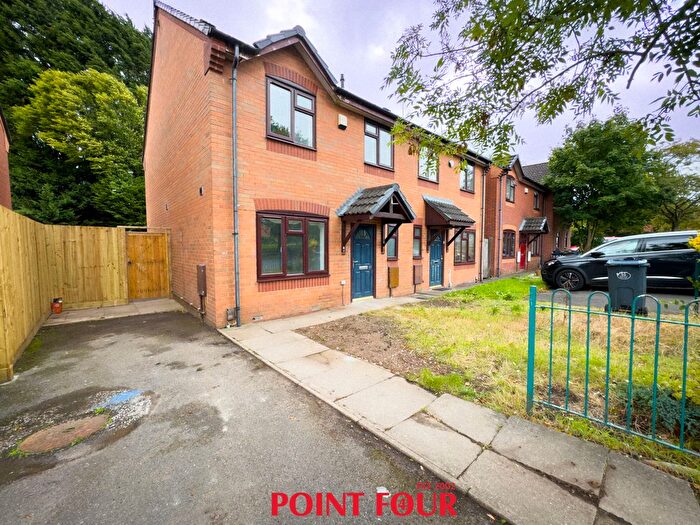 3 Bedroom Semi-Detached House To Rent In Greaves Square, Birmingham, B38