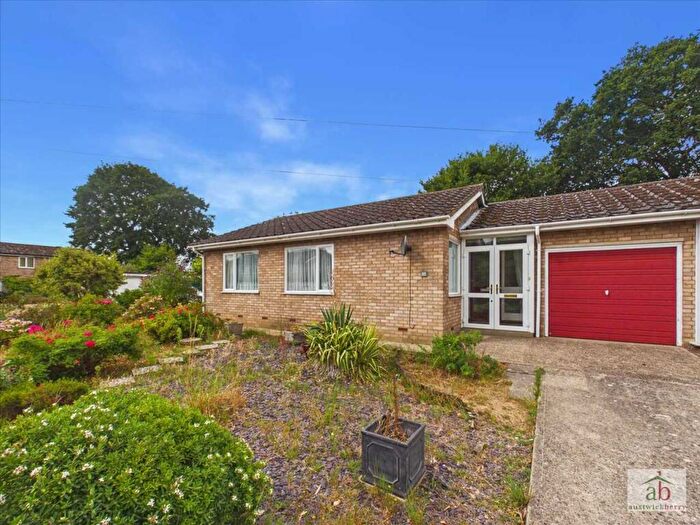 2 Bedroom Bungalow For Sale In Quebec Drive, Kesgrave, IP5