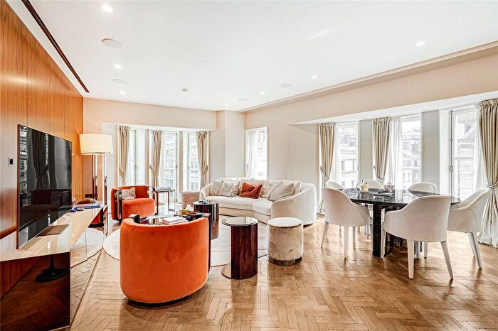 3 Bedroom Flat To Rent In Brook Street, Mayfair, W1S