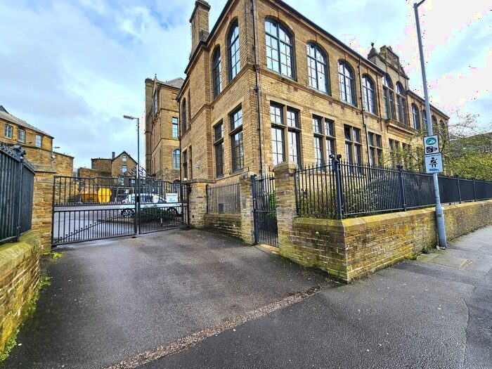 1 Bedroom Flat To Rent In Byron Street, Bradford, BD3