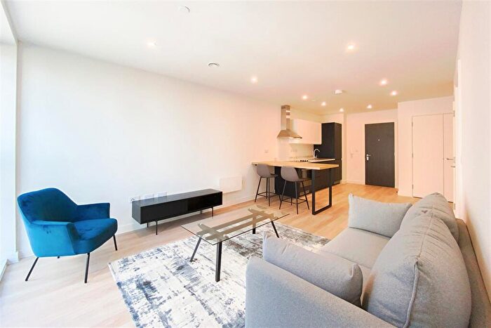 1 Bedroom Apartment To Rent In Exchange Point, Embankment West, M3