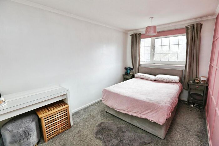 3 Bedroom Terraced House For Sale In Hanbidge Crescent, Gosport, PO13