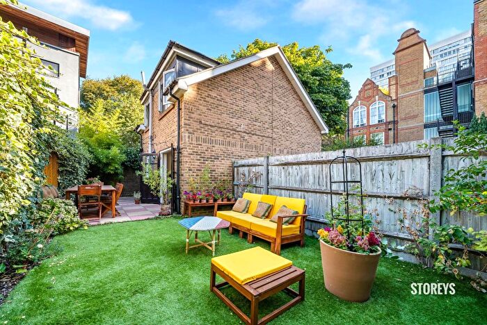 2 Bedroom Detached House To Rent In Chequer Street, Clerkenwell, London, EC1Y