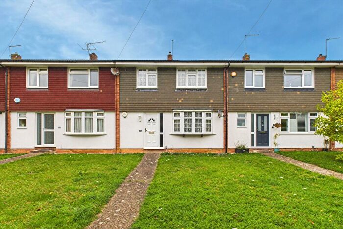 3 Bedroom Terraced House For Sale In Pheasants Croft, Maidenhead, Berkshire, SL6
