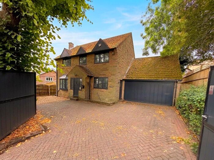 4 Bedroom Detached House For Sale In Moorgate Grove, Rotherham, S60