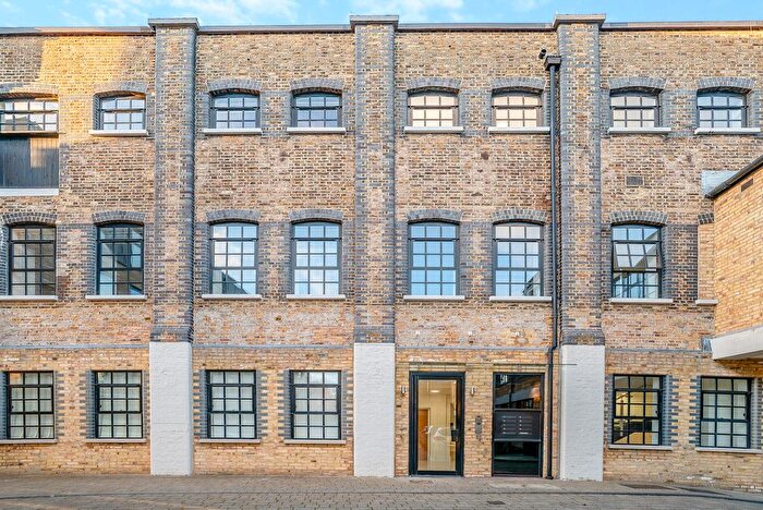 2 Bedroom Flat To Rent In Rainville Road, London, W6