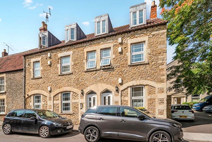 1 Bedroom Apartment For Sale In Naishs Street, Frome, BA11