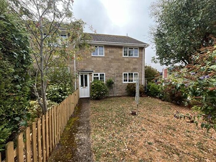 2 Bedroom Maisonette To Rent In High Street, Whitwell, PO38