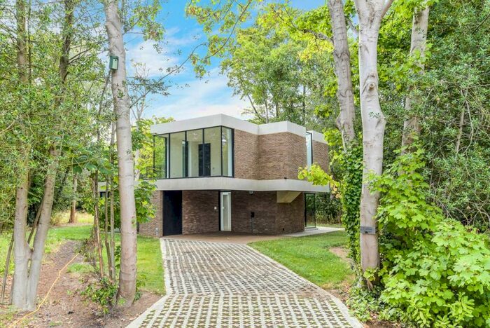 4 Bedroom Detached House To Rent In Sydenham Hill London, SE26