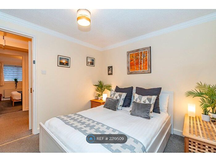 2 Bedroom Flat To Rent In East Parkside, Edinburgh, EH16