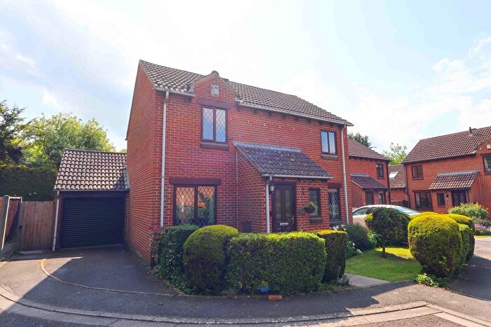 4 Bedroom Detached House For Sale In Gullifords Bank, Clevedon, BS21